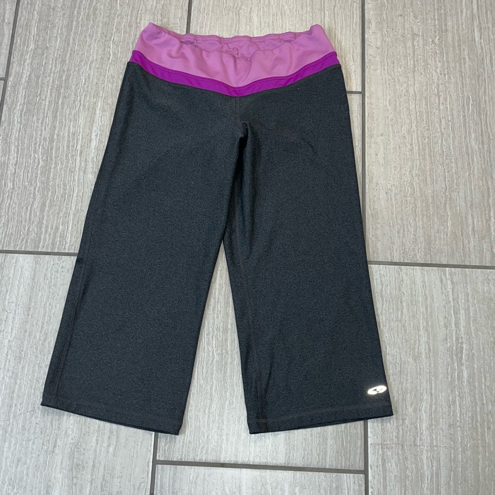 Champion Black Capri Leggings with Pink and Magenta Waistband